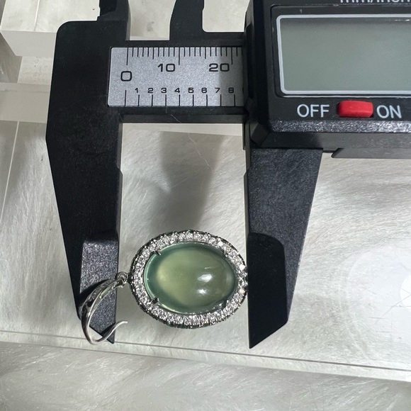 Vintage 18K white gold, Prehnite & Diamond.🤍💚 - Picture 15 of 16